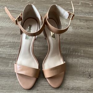 Cute nude heels from inc
